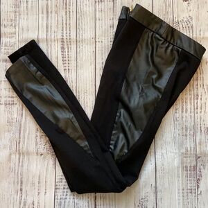 Anthropologie Finn and Clover Faux Leather Panel Pant. Size XSmall. EUC